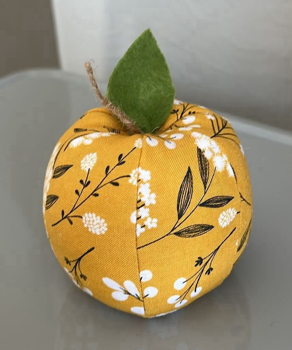 Handmade Pin Cushion Apple Fruit Shape Fabric 3"